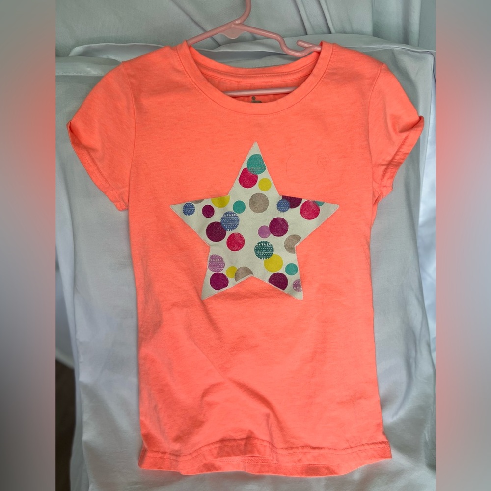 Short sleeve tee in excellent condition